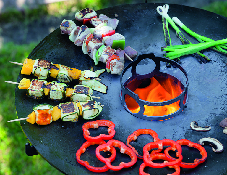 Feuerhand Plancha Grillplatte zu Pyron Feuertonne